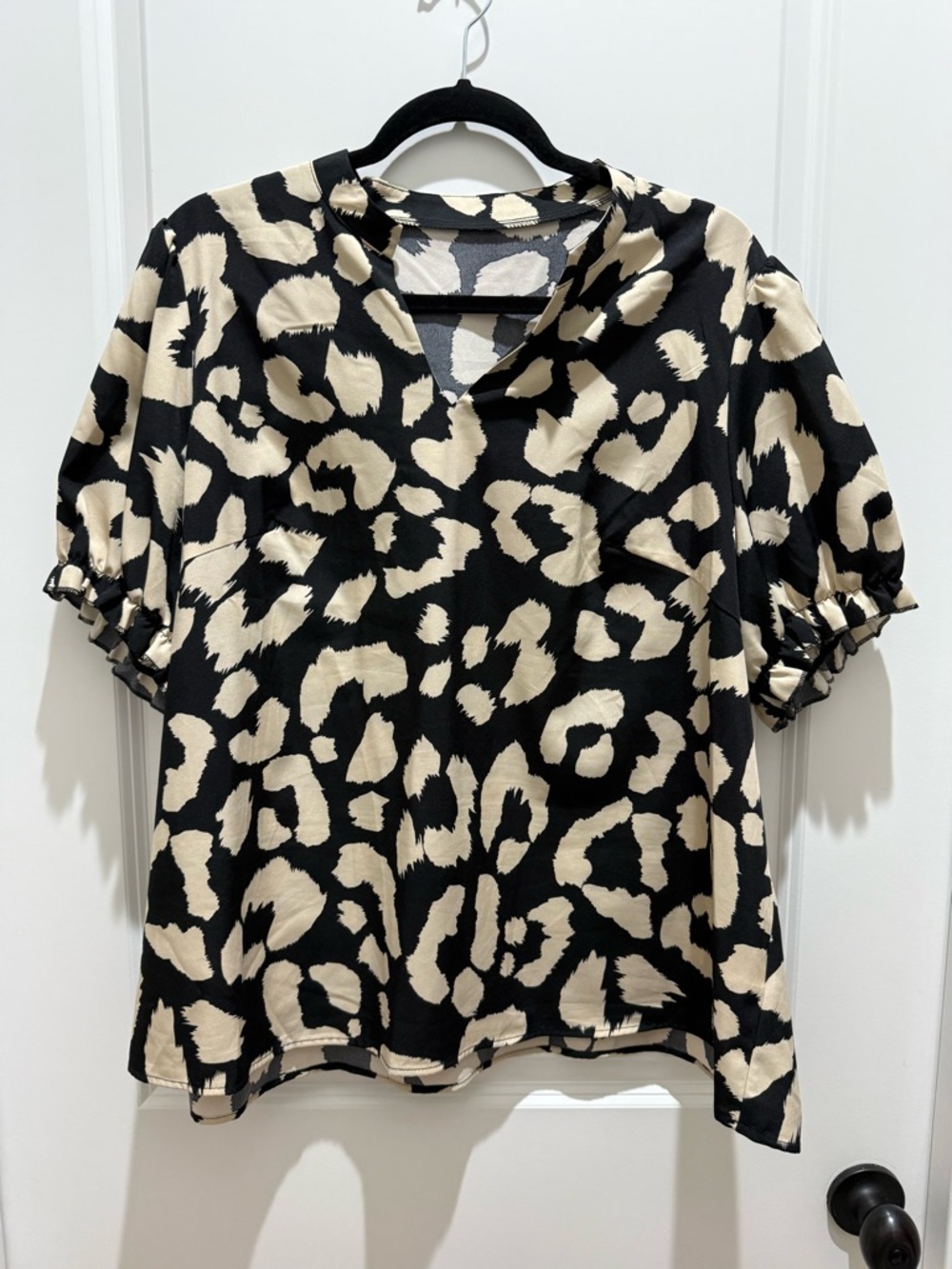 SHEIN Black and Cream Animal Print V-Neck Puff Sleeve Top